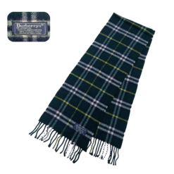 Burberry Green Horseferry Check Scarf: Front view of the elegant lambswool scarf featuring the iconic green check pattern