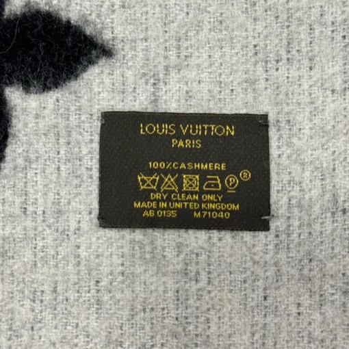 Auth Louis Vuitton Reykjavik LV Black Scarf - Coded - Image 4