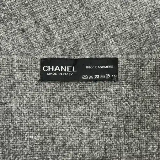 Authentic CHANEL CC logo Cashmere Scarf - Image 5