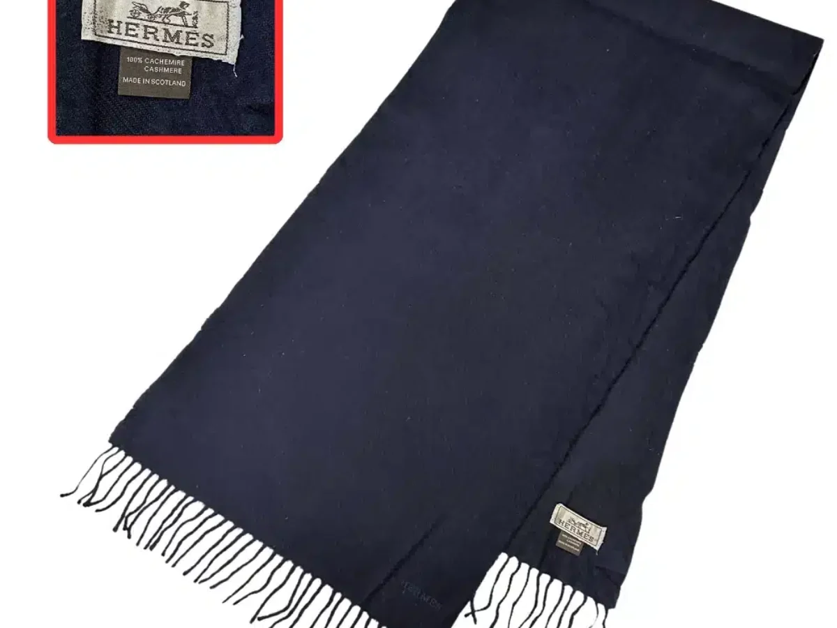 HERMES 100% CASHMERE 紺色　ネイビー　マフラー HERMES Vintage 100% Cashmere Navy Blue Scarf - Real Cornor