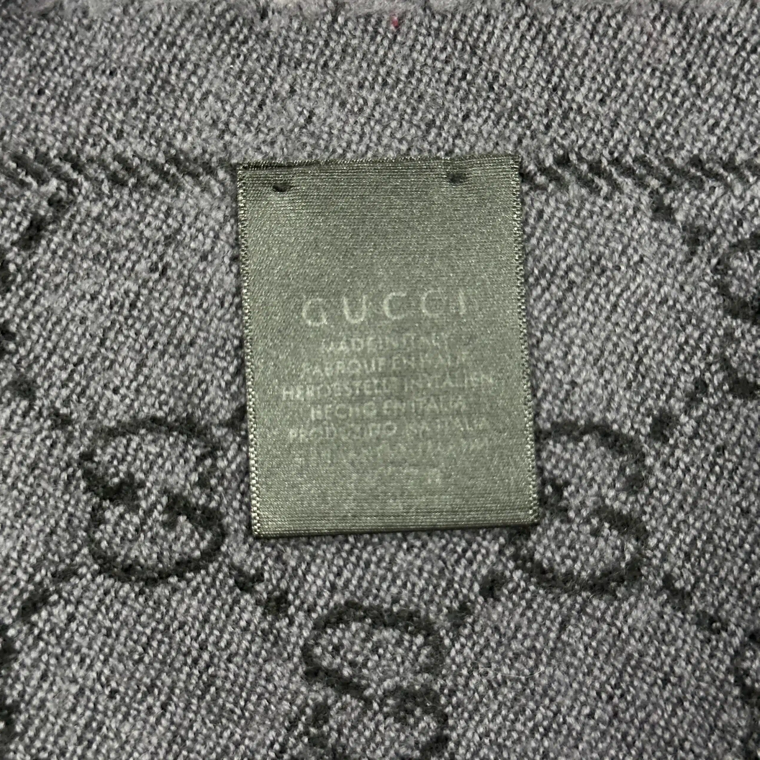 Authentic GUCCI GG Logo Gray Scarf - Image 4
