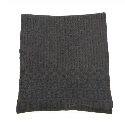 FF Fendi Logo 100% Wool Authentic Scarf - Image 3